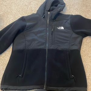 Black Northface Denali Jacket in Medium.